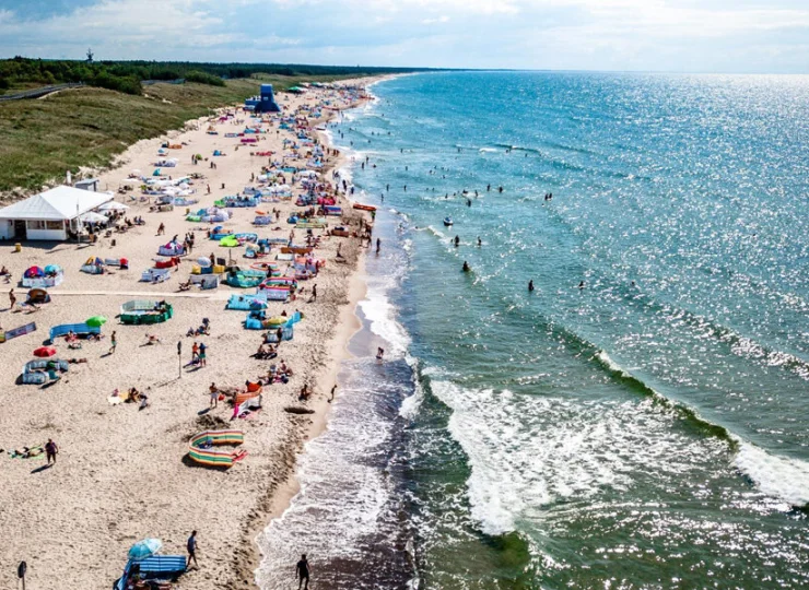 Ośrodek Wypoczynkowy Neptun jest tylko wydmą oddzielony od bałtyckiej plaży