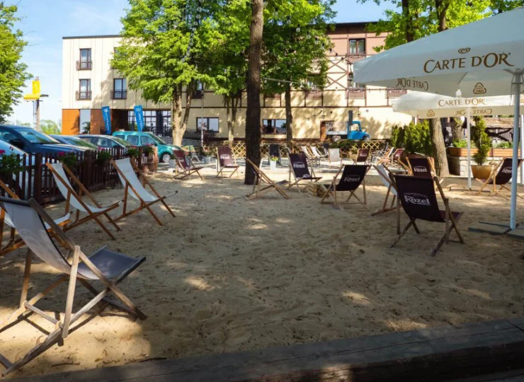 Latem jest otwierany "bar na plaży"