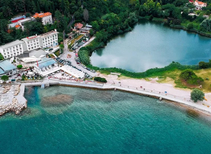 Hotel Barbara Piran Beach & Spa wyróżnia świetna lokalizacja