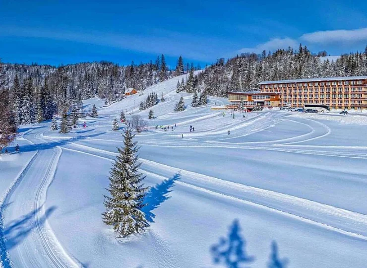 Hotel Magura to świetne miejsce dla osób lubiących jazdę na nartach