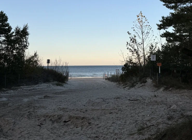 Obiekt jest położony zaledwie 100 metrów od plaży w Łebie