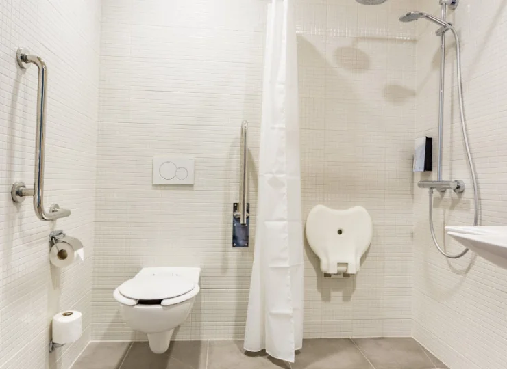 Łazienki przystosowane są do osób niepełnosprawnych