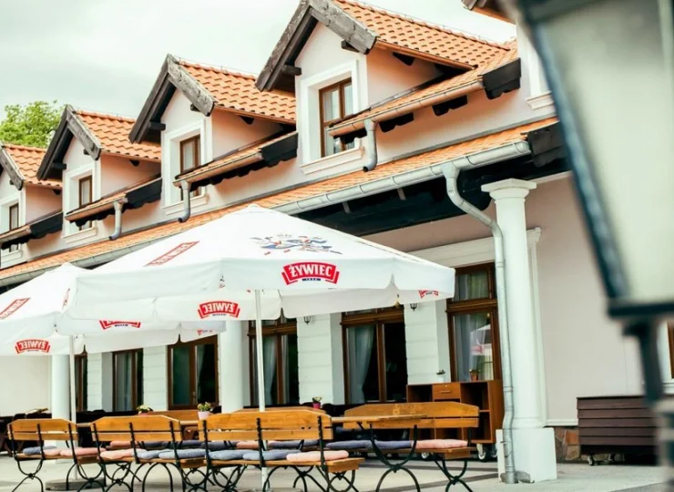 Atutem Restauracji Szlacheckiej jest spory taras