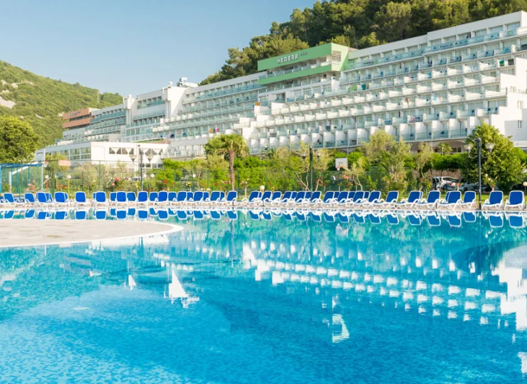 Hotel Hedera**** w wakacyjnym kompleksie Maslinica