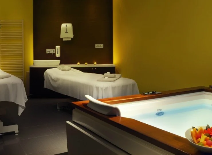 Centrum Spa oferuje szeroką gamę masaży, kąpieli i zabiegów