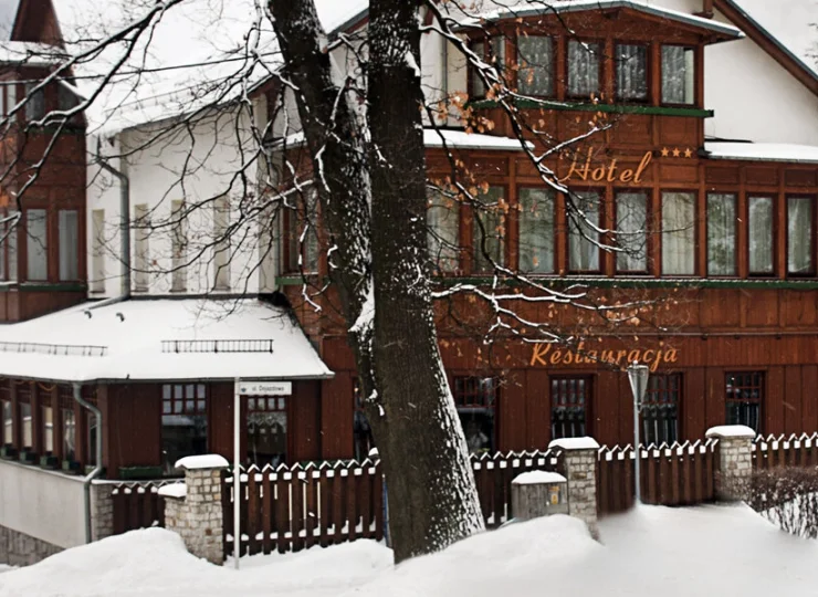 Hotel mieści się w odrestaurowanej, zabytkowej górskiej willi