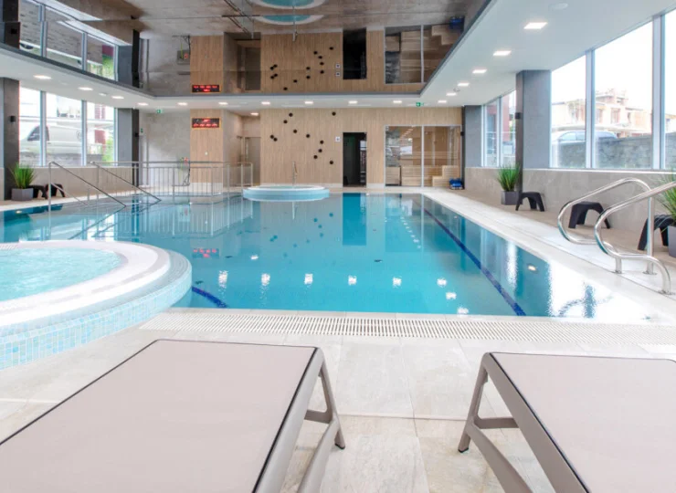 Resort Apartamenty Klifowa to obiekt z basenem w Rewalu