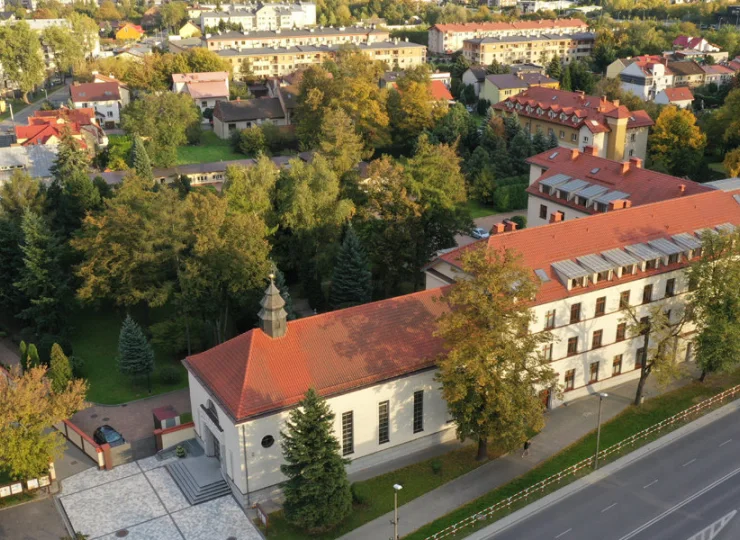 Hotel Domus Mater znajduje się w odnowionym kompleksie poklasztornym