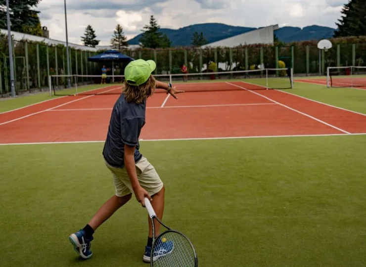 Korty tenisowe ze sztuczną nawierzchnią - wymarzony urlop z tenisem w górach