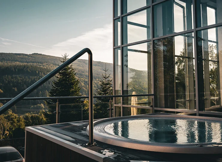 Hotel oferuje wypoczynek wśród pięknych górskich krajobrazów