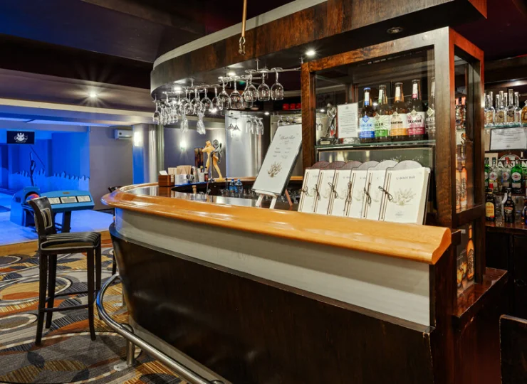 U-Boot Bar oferuje bogaty wybór drinków i szereg atrakcji