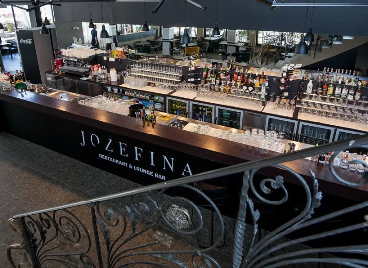 Bar i kawiarnia Józefina posiada szeroki wybór trunków