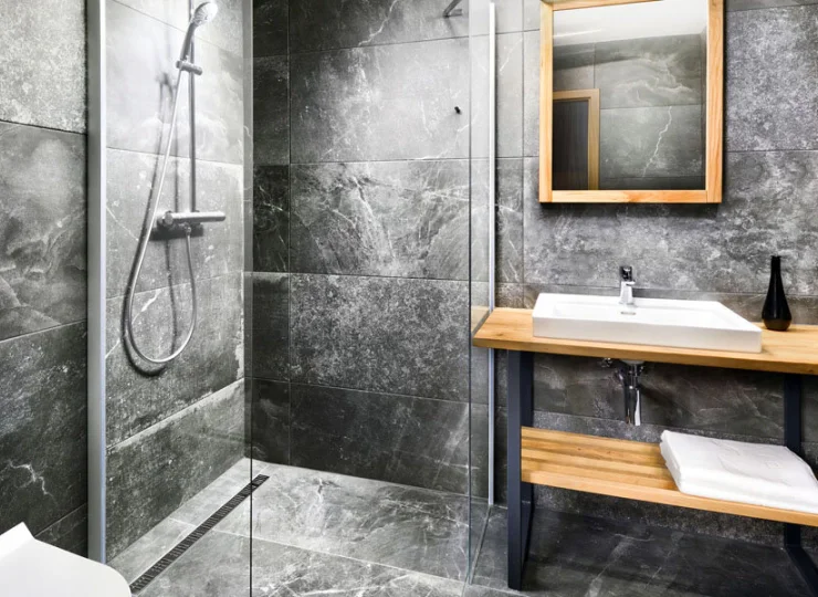 Każdy apartament dysponuje nowoczesną łazienką z prysznicem