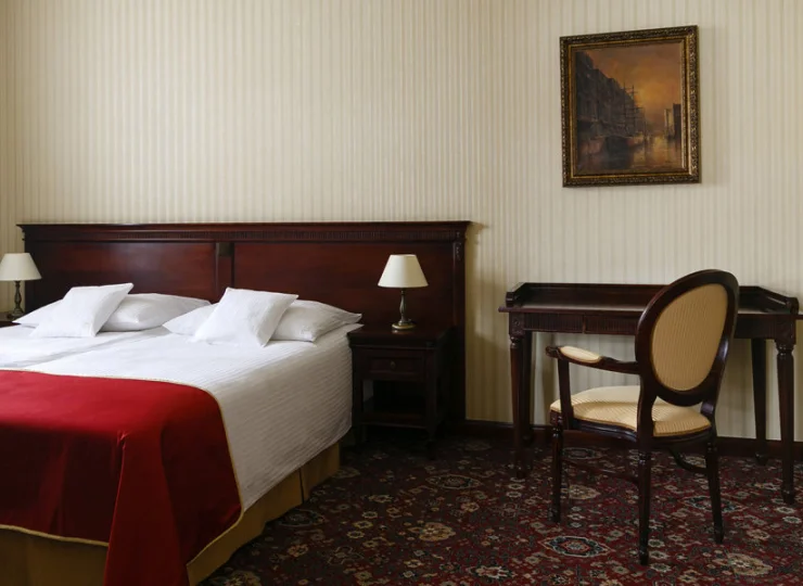 Hotel  oferuje komfortowe eleganckie pokoje
