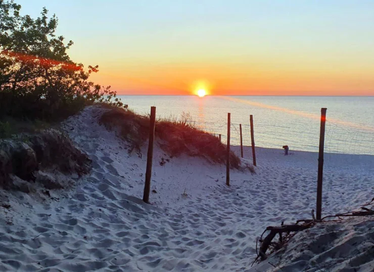 Blisko stąd do zejścia na piękną plażę nad Bałtykiem