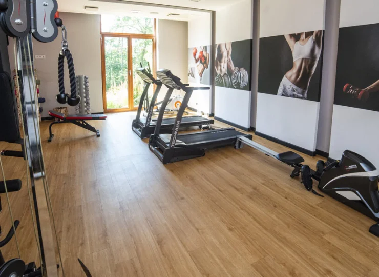 Hotel oferuje nowoczesną salę fitness z siłownią
