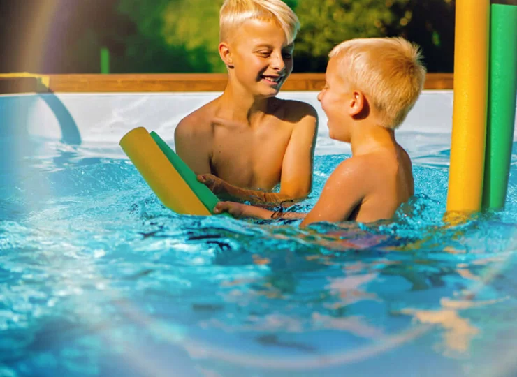 Dzieci uwielbiają zewnętrzny basen w Karpaczu