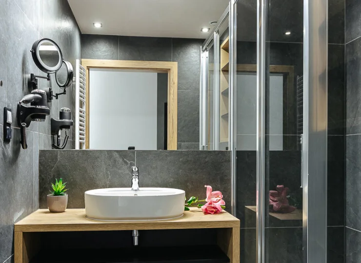 Goście mogą korzystać z w pełni wyposażonych łazienek
