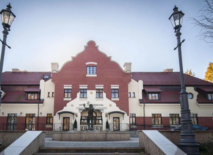 Hotel Grand Sal**** mieści się w budynku zrekonstruowanych Łazienek Salinarnych