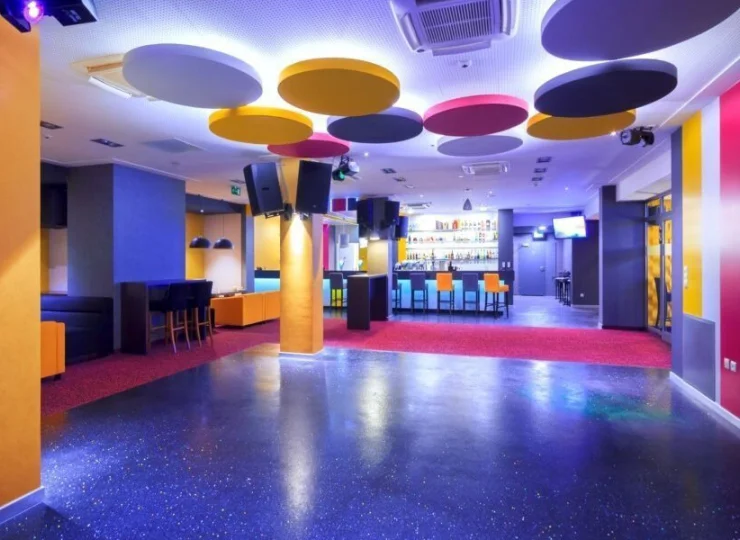 Klub Kalejdoskop oferuje miejsca do relaksu i parkiet taneczny