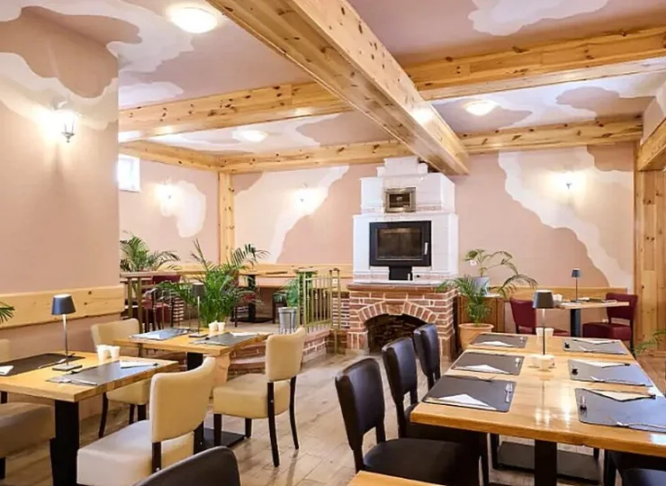 Hotelowa restauracja podaje też dania z karty