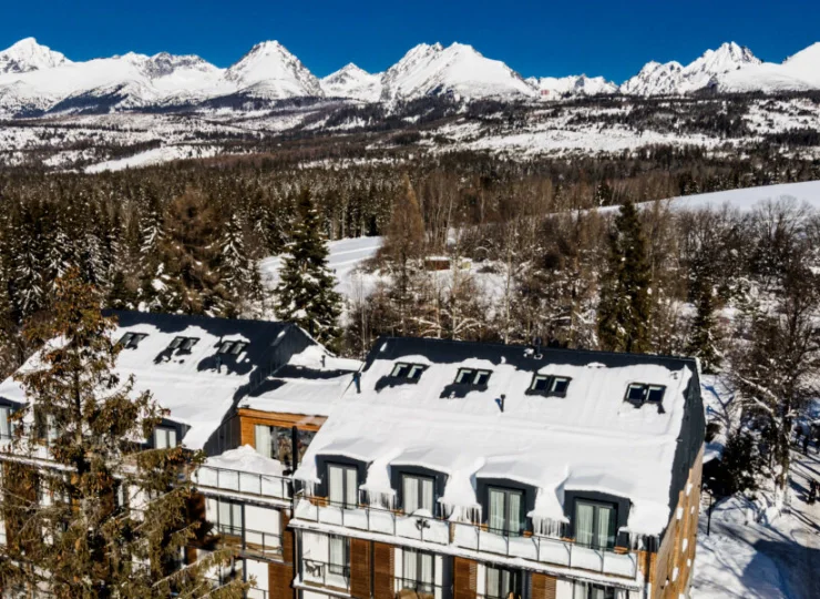 Hotel mieści się w Tatrach Wysokich, w przepięknej górskiej okolicy