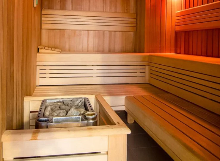 W strefie wellness można skorzystać także z sauny i jacuzzi