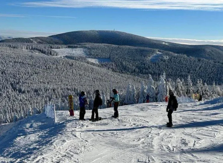 Czarna Góra Resort to mekka dla narciarzy zjazdowych i biegowych