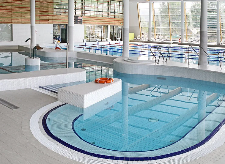 Hotel Aqua Zdrój dysponuje parkiem wodnym z licznymi atrakcjami