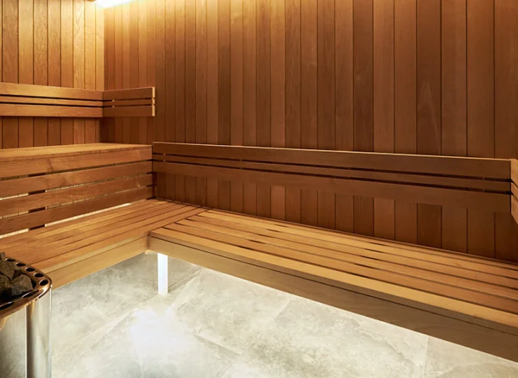 W strefie saun mieści się sauna parowa, sucha i na podczerwień