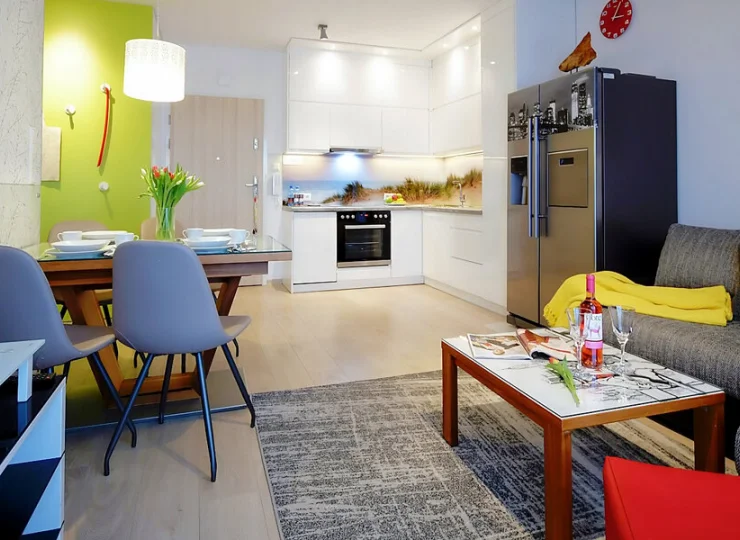 OnHoliday ofertuje komfortowe i dobrze wyposażone apartamenty nad morzem