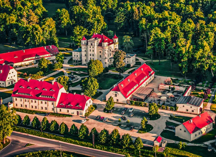 Pałac Wojanów to nowoczesny hotel w murach romantycznej rezydencji dworskiej