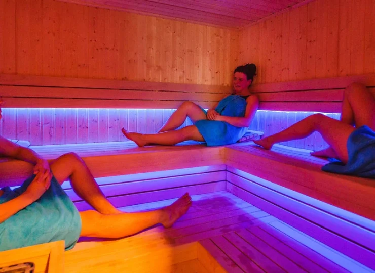 Oprócz basenu dostępna jest sauna fińska