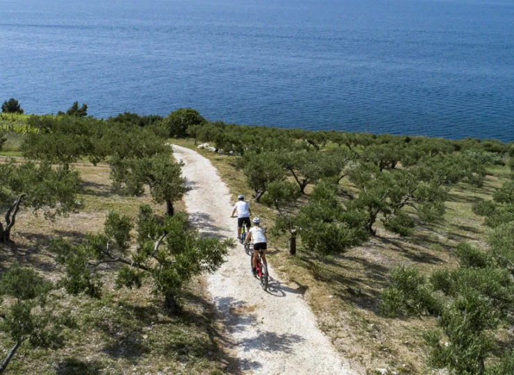 Wyspa Brač nadaje się na przejażdżki rowerowe wzdłuż Adriatyku