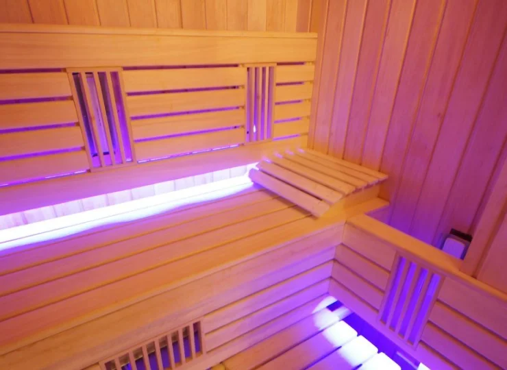 Goście skorzystać mogą również z sauny suchej
