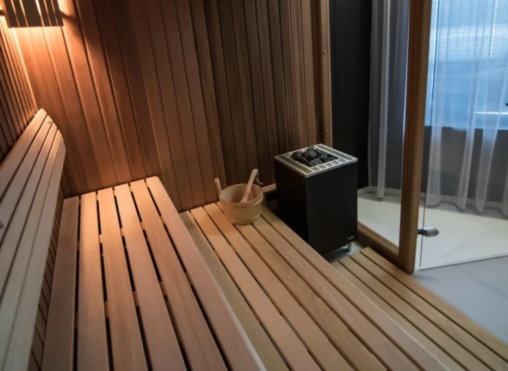 Hotel dysponuje kameralną strefą SPA z sauną fińską i parową