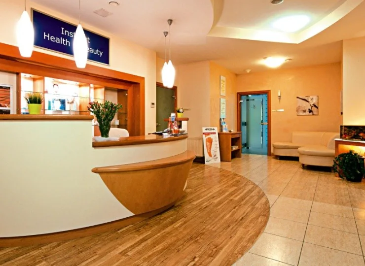 Hotelowe centrum SPA oferuje zabiegi pielęgnacyjne, relaksujące masaże i rytuały