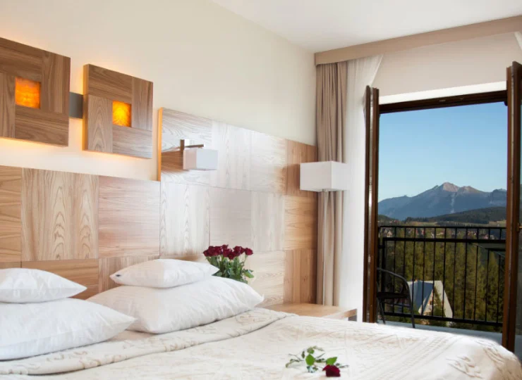 Komfortowe pokoje z balkonem oraz malowniczym widokiem na góry
