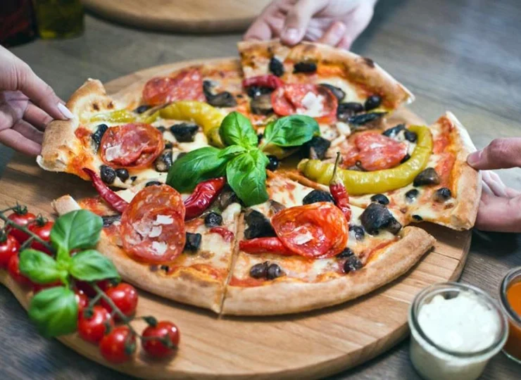 W ofercie są nie tylko napoje, ale także smaczna pizza