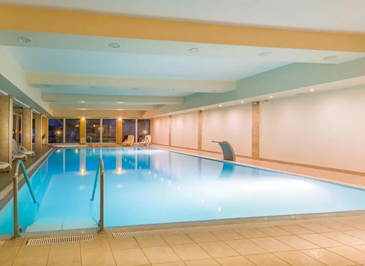 Król Plaza Spa & Wellness to obiekt z basenem w Jarosławcu