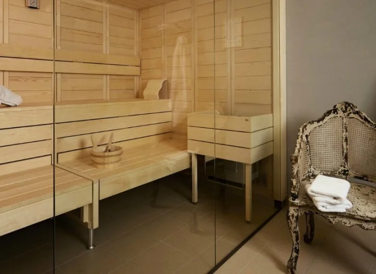 Obiekt dysponuje strefą SPA, gdzie można odbyć relaksujący seans w saunie