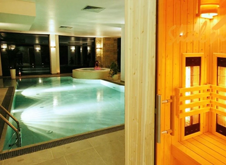 Kompleks saun obejmuje saunę fińską i parową
