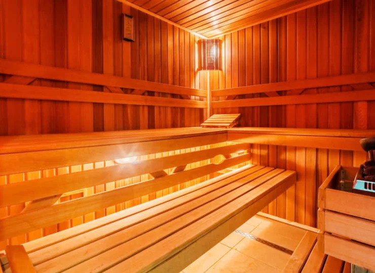 W obiekcie znajduje się ponadto sauna fińska, parowa, tężnia solankowa