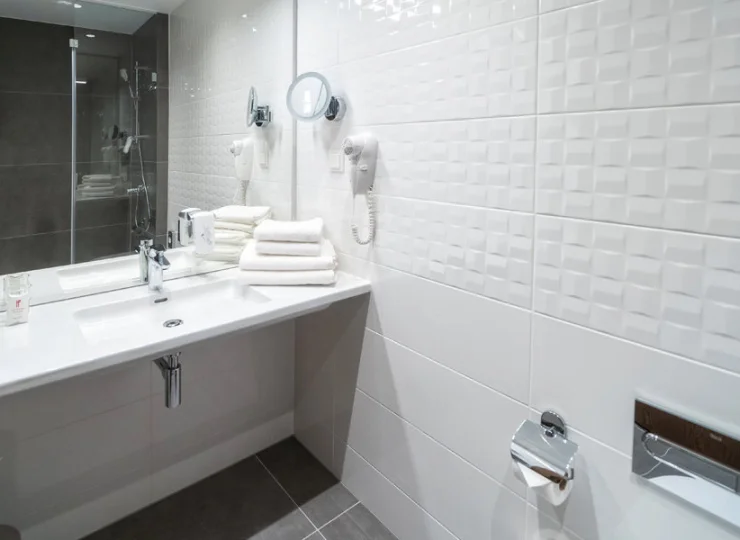 Każdy pokój posiada prywatną nowoczesną łazienkę