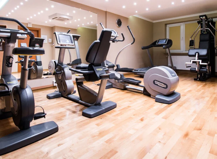 W hotelu mieści się sala fitness ze sprzętem do ćwiczeń