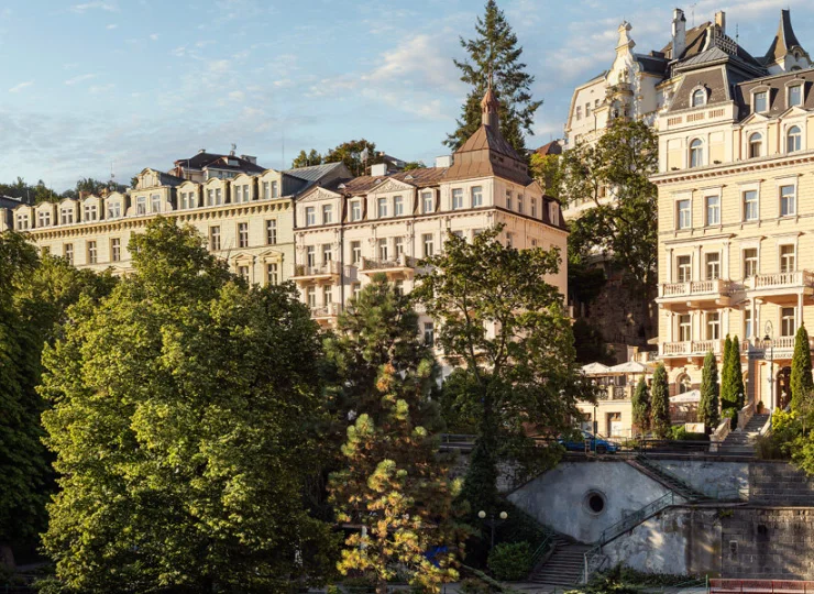 Hotel ze strefą wellness znajduje się w centrum eleganckiego uzdrowiska