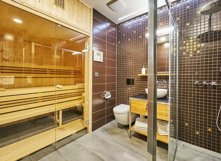 Dostępny jest m.in. apartament 4-os. z prywatną sauną fińską