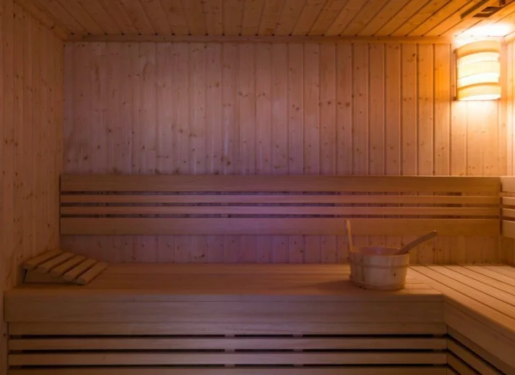 Seans w saunie pozwala się zrelaksować i oczyścić organizm