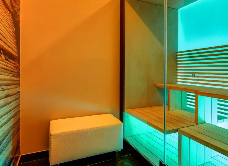 Do dyspozycji gości hotel oddaje również strefę saun