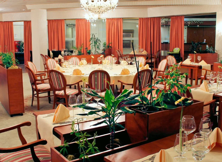 W hotelu mieści się elegancka restauracja Panorama